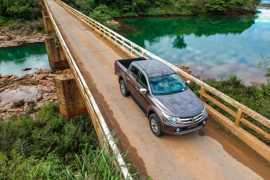  Mitsubishi L200 Triton Sport HPE-S 2018 года  (LA) (фото 33 из 33)